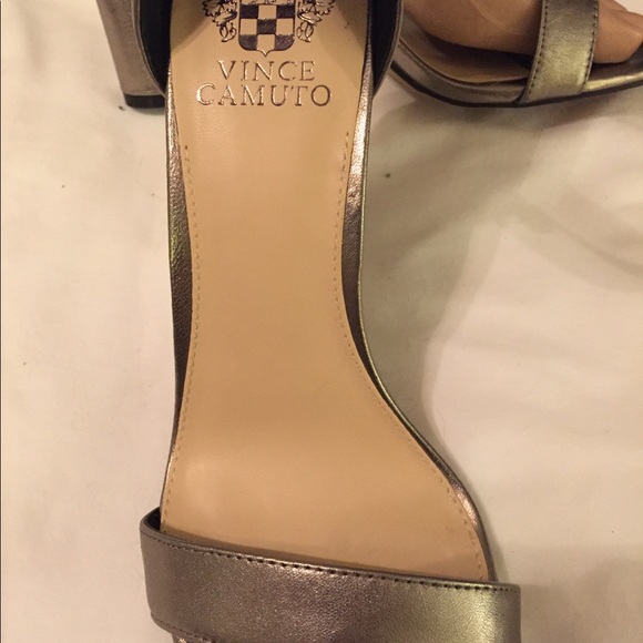 VINCE CAMUTO STRAPPY DRESS HEEL SANDALS - Picture 8 of 11